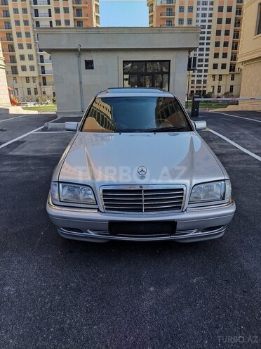 Mercedes C 200 d 1999, 280,900 km - 2.2 l - Bakı