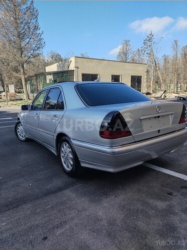 Mercedes C 200 d 1999, 280,900 km - 2.2 l - Bakı