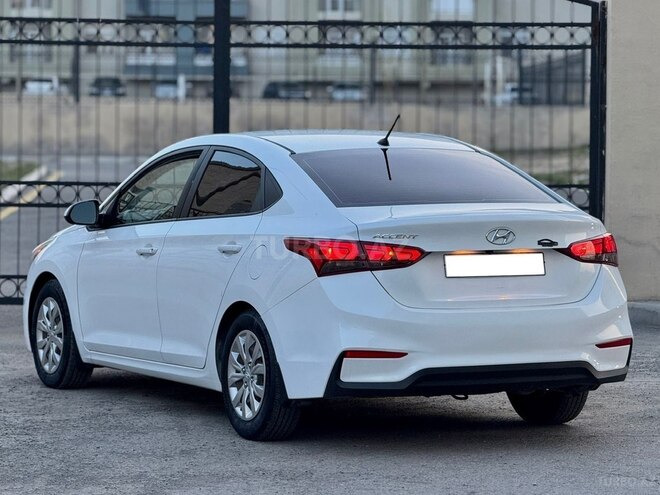 Hyundai Accent 2019, 128,748 km - 1.6 л - Gəncə