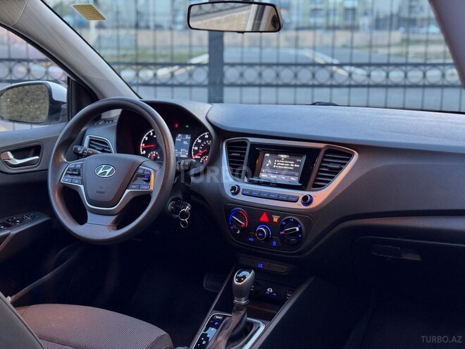 Hyundai Accent 2019, 128,748 km - 1.6 л - Gəncə