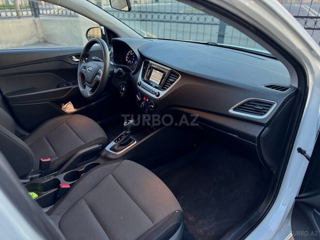 Hyundai Accent 2019, 128,748 km - 1.6 л - Gəncə