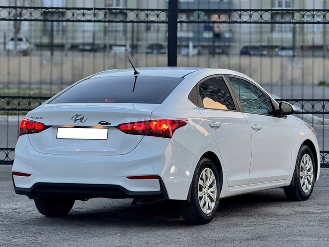 Hyundai Accent 2019, 128,748 km - 1.6 л - Gəncə