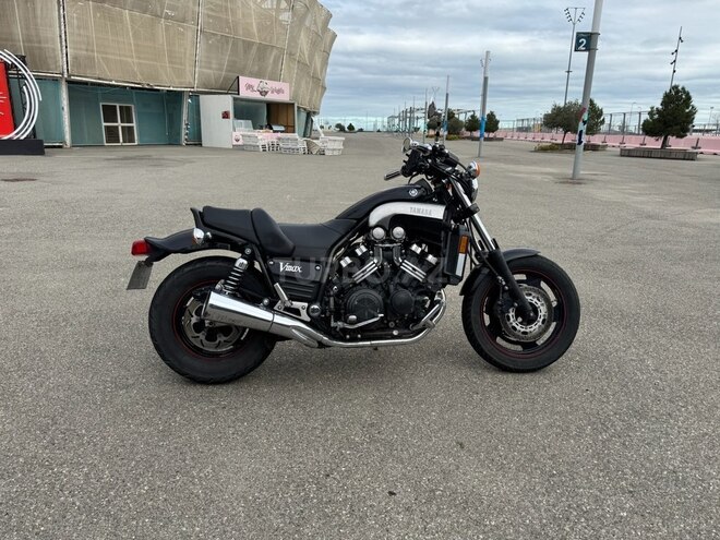 Yamaha V Max-4