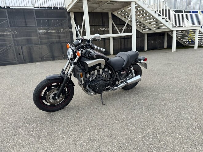 Yamaha V Max-6