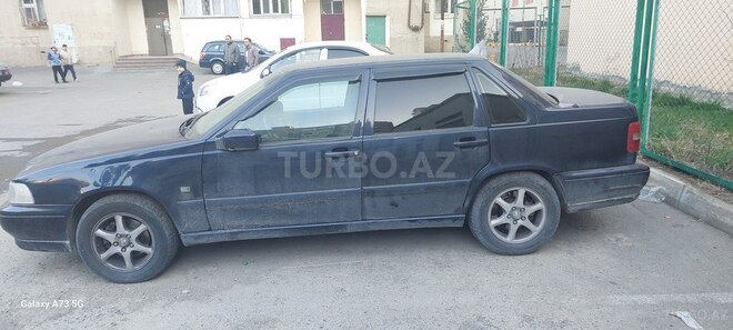 Volvo  1997, 250,000 km - 2.4 l - Bakı