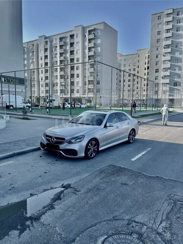 Mercedes E 350 4MATIC 2014, 138,000 km - 3.5 л - Bakı