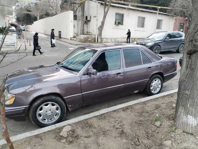 Mercedes E 250 1992, 360,000 km - 2.5 l - Bakı