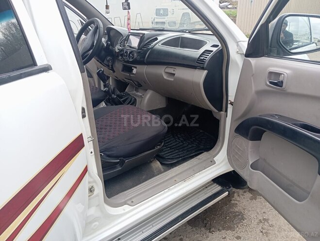 Mitsubishi L200 2008, 505,402 km - 2.5 l - Salyan