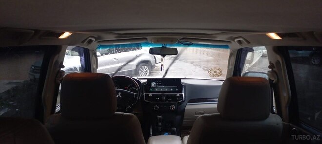 Mitsubishi Pajero 2010, 295,000 km - 3.5 л - Bakı