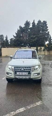 Mitsubishi Pajero 2010, 295,000 km - 3.5 л - Bakı