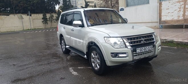 Mitsubishi Pajero 2010, 295,000 km - 3.5 л - Bakı