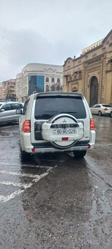 Mitsubishi Pajero 2010, 295,000 km - 3.5 л - Bakı