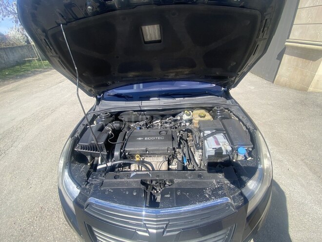 Chevrolet Cruze 2012, 350,000 km - 1.6 l - Quba