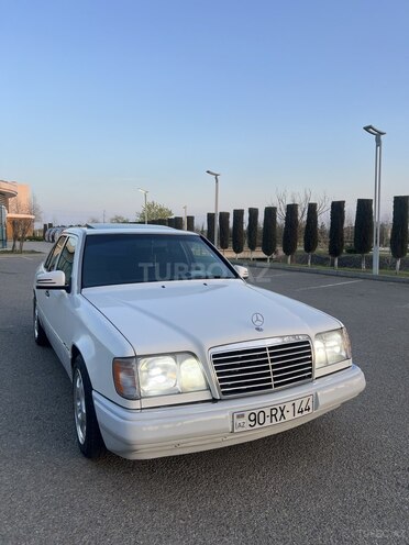 Mercedes E 220 1994, 47,000 km - 2.2 l - Bakı