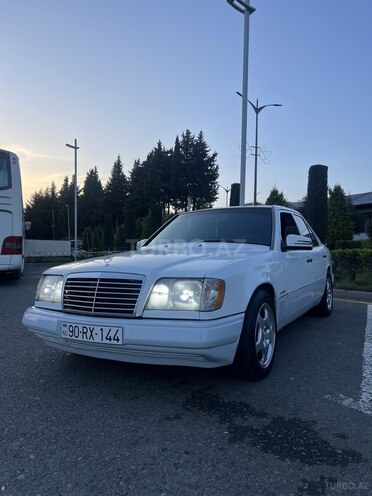 Mercedes E 220 1994, 47,000 km - 2.2 l - Bakı