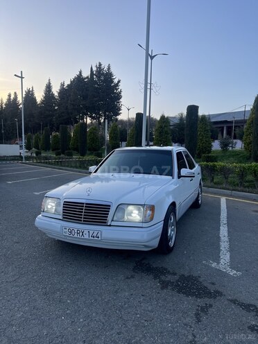 Mercedes E 220 1994, 47,000 km - 2.2 l - Bakı