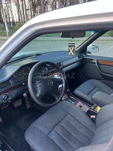 Mercedes E 220 1994, 47,000 km - 2.2 l - Bakı