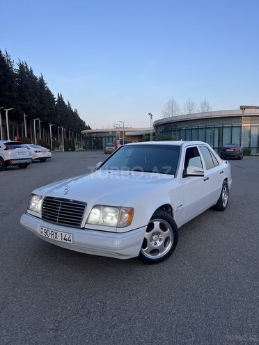 Mercedes E 220 1994, 47,000 km - 2.2 l - Bakı