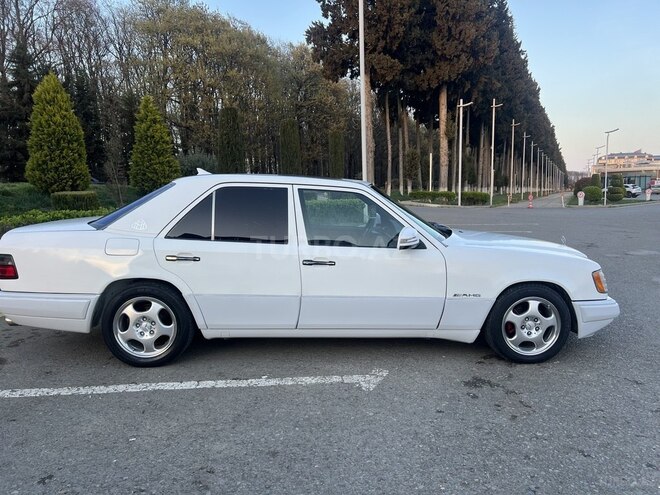 Mercedes E 220 1994, 47,000 km - 2.2 l - Bakı