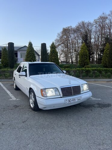 Mercedes E 220 1994, 47,000 km - 2.2 l - Bakı
