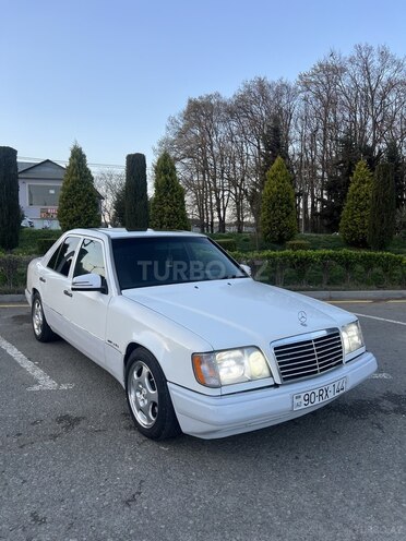 Mercedes E 220 1994, 47,000 km - 2.2 l - Bakı