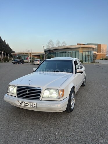 Mercedes E 220 1994, 47,000 km - 2.2 l - Bakı