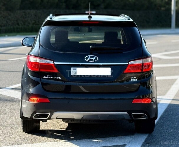 Hyundai Grand Santa Fe-8