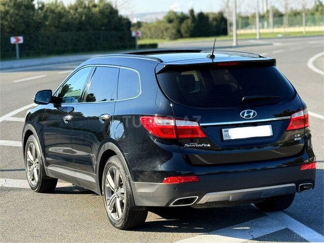 Hyundai Grand Santa Fe-7