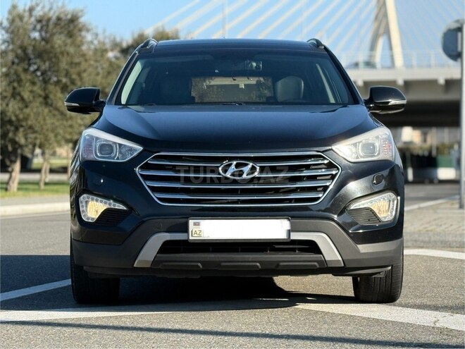 Hyundai Grand Santa Fe-3