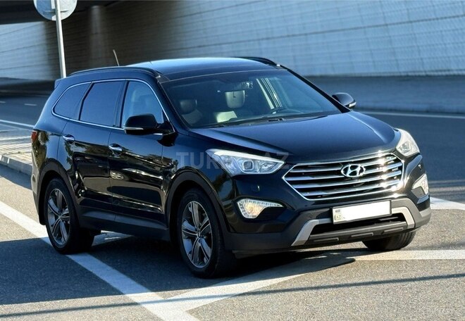 Hyundai Grand Santa Fe-5