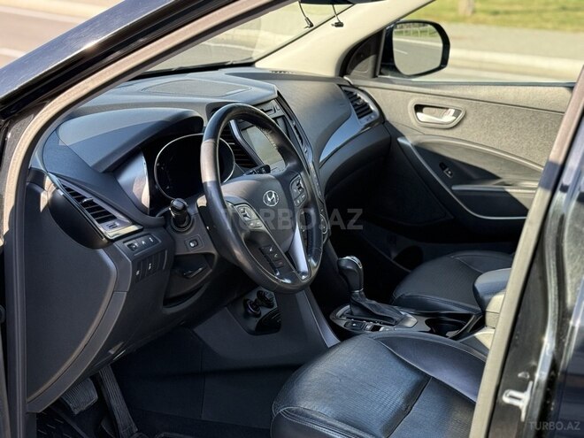 Hyundai Grand Santa Fe-9