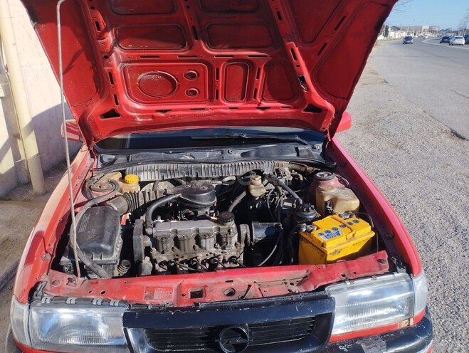 Opel Vectra 1993, 77,770 km - 1.6 l - Bakı