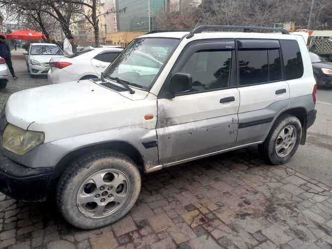 Mitsubishi Pajero io 1999, 320,000 km - 1.8 l - Bakı
