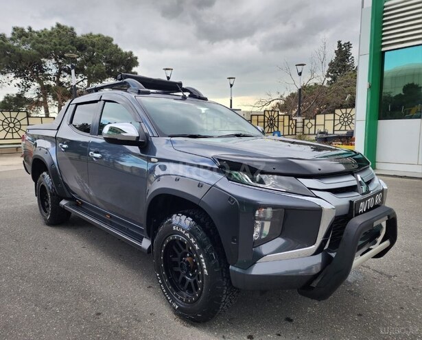 Mitsubishi L200 2023, 20,000 km - 2.5 l - Bakı