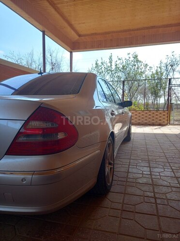 Mercedes E 320 2002, 270,000 km - 3.2 л - Beyləqan
