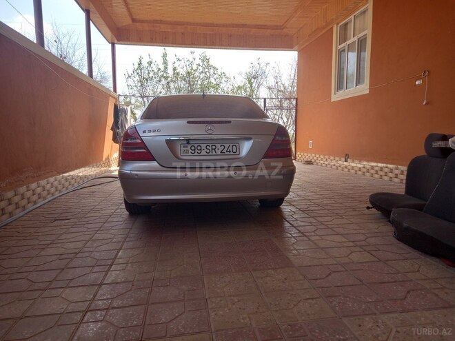 Mercedes E 320 2002, 270,000 km - 3.2 л - Beyləqan
