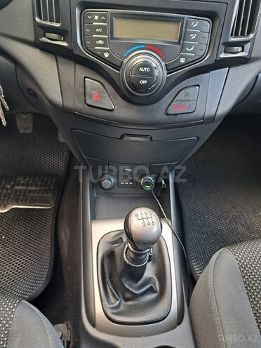 Hyundai i30 2009, 175,000 km - 1.6 l - Qusar