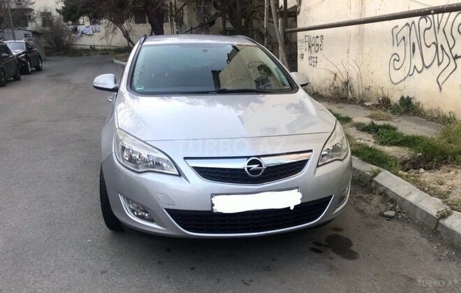 Opel Astra 2011, 210,000 km - 1.4 л - Bakı