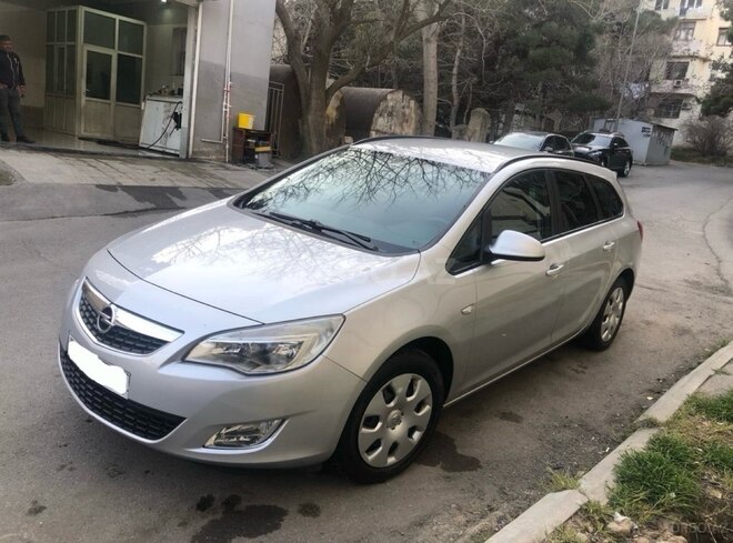 Opel Astra 2011, 210,000 km - 1.4 л - Bakı