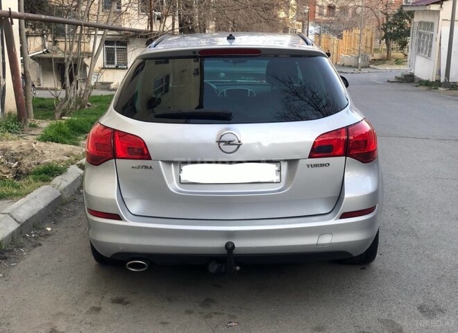 Opel Astra 2011, 210,000 km - 1.4 л - Bakı