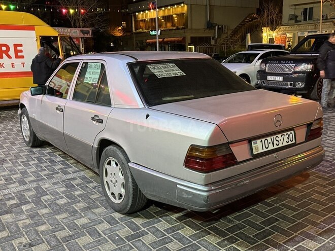 Mercedes E 220 1992, 460,000 km - 2.2 л - Bakı