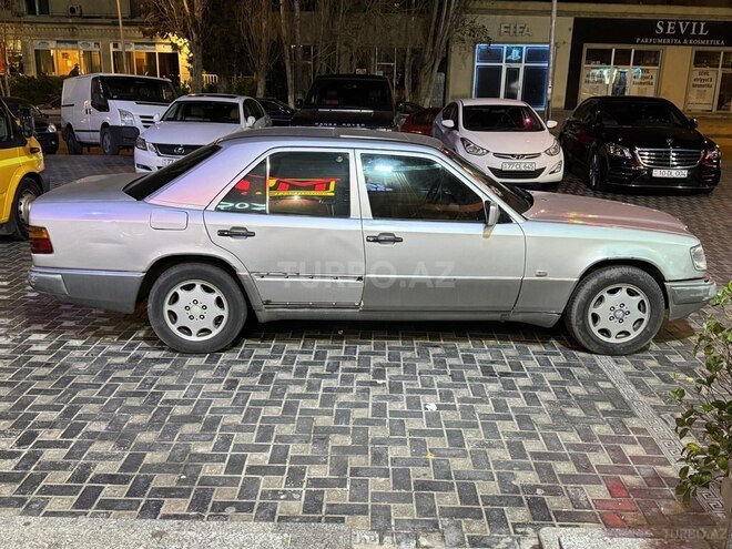 Mercedes E 220 1992, 460,000 km - 2.2 л - Bakı