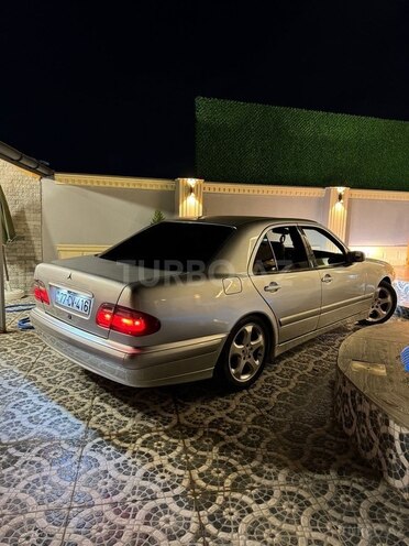 Mercedes E 240 2000, 350,000 km - 2.4 l - Bakı