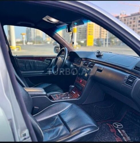 Mercedes E 240 2000, 350,000 km - 2.4 l - Bakı