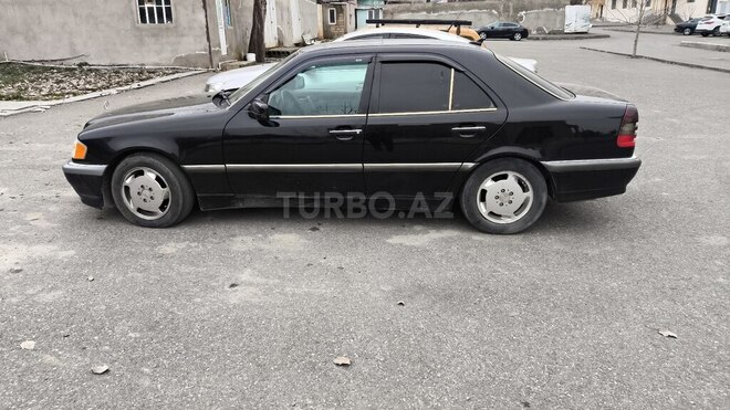 Mercedes C 230 1999, 386,243 km - 2.3 l - Quba