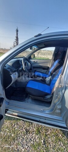 Mitsubishi L200 2008, 350,000 km - 2.5 l - Bakı