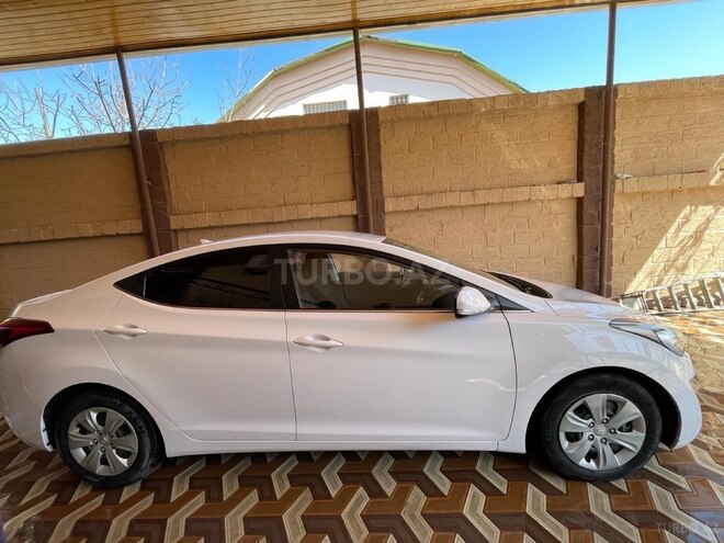 Hyundai Avante 2015, 190,000 km - 1.6 l - Bakı