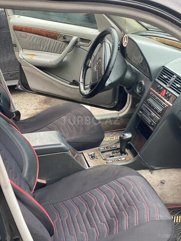 Mercedes C 280 1999, 355,234 km - 2.8 l - Bakı