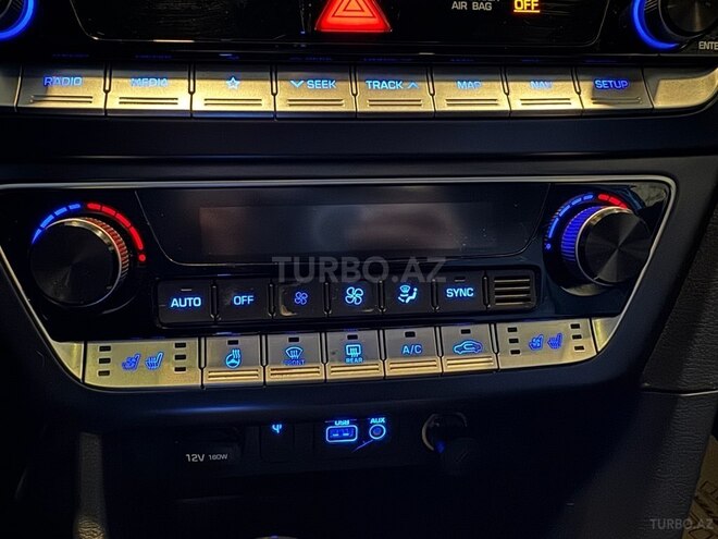 Hyundai Sonata-14