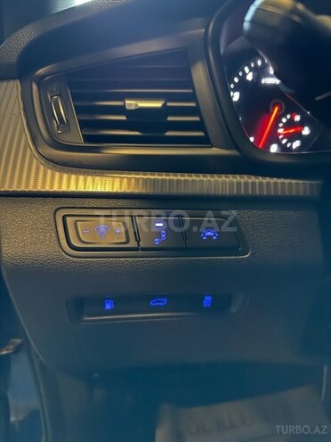 Hyundai Sonata-13